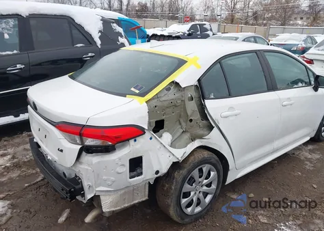 2021 Toyota Corolla Le z USA, uszkodzony, nr VIN 5YFEPMAE5MP161314